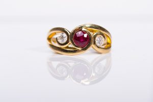 gold ruby diamond ring